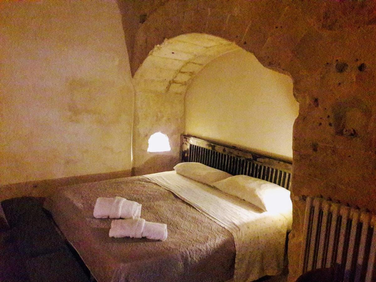 Cave Rooms Sassi มาเตรา ภายนอก รูปภาพ